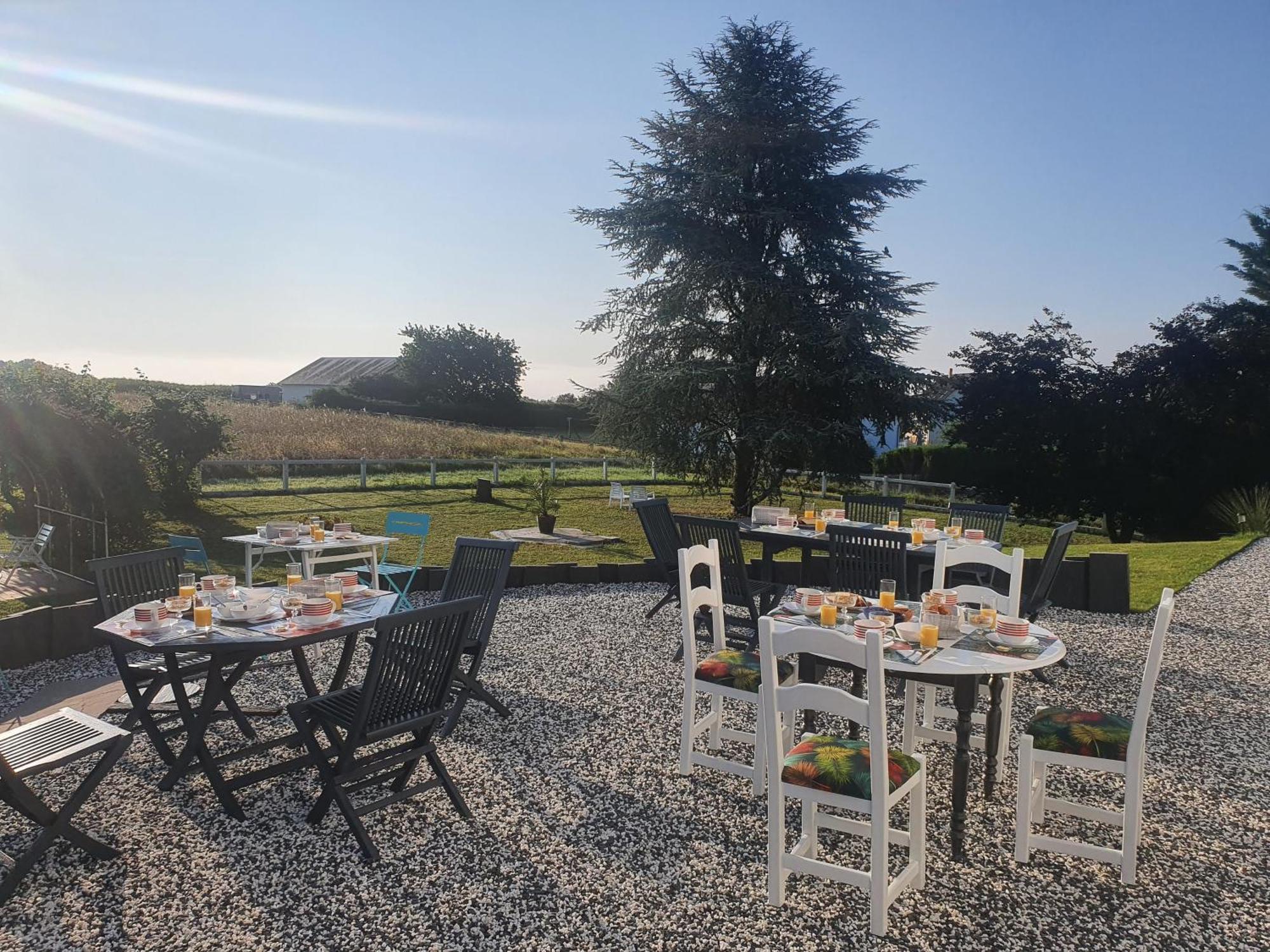 La Veuzaine Bed & Breakfast Onzain Exterior photo